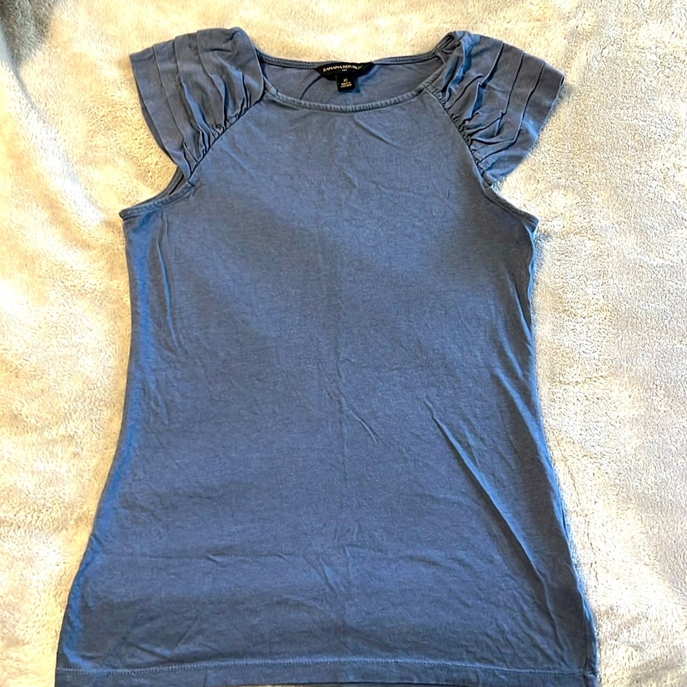 Banana Republic blue top with sleeve accents XS